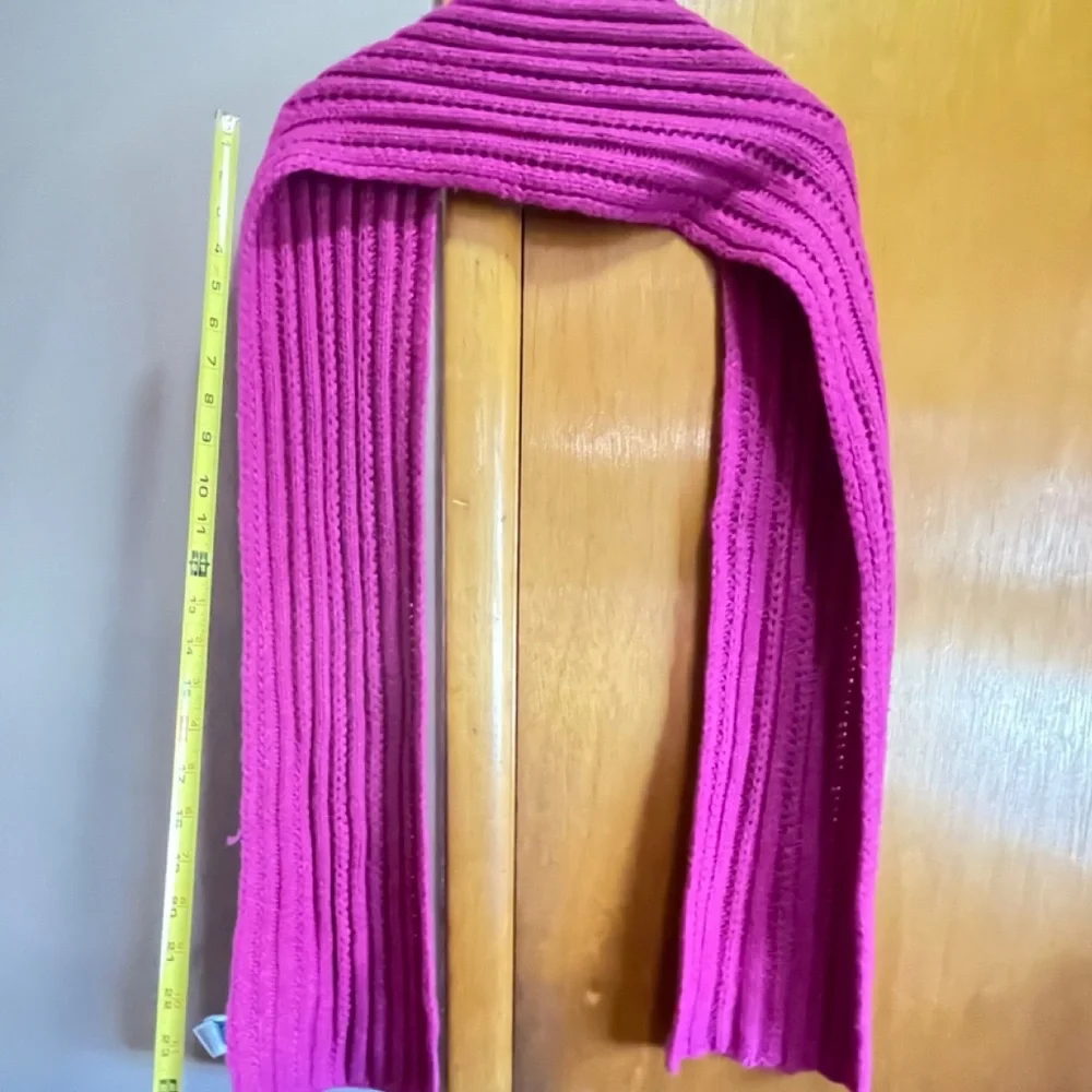 NWT Old Navy Chunky Knit Scarf Long Magenta Pink Cozy Chic Winter Fall Accessory